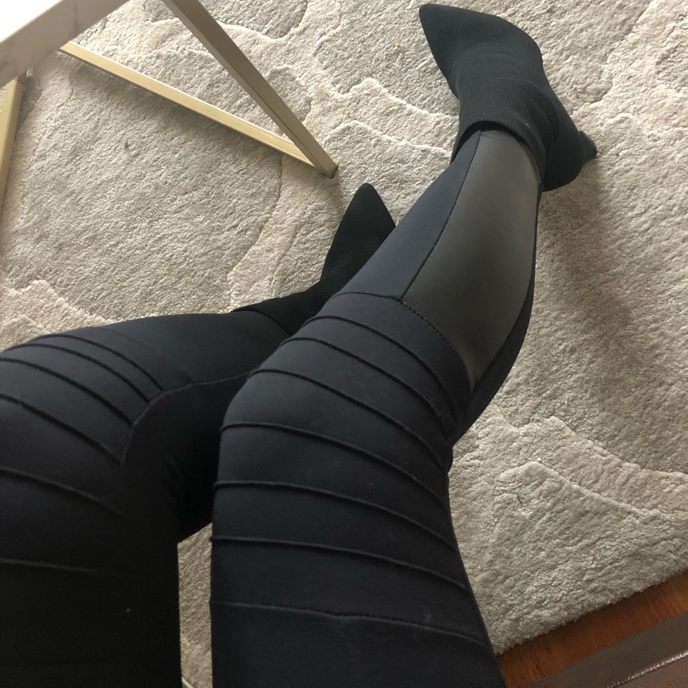 Black Detail Leggings